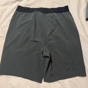Ten thousand interval shorts 9" medium